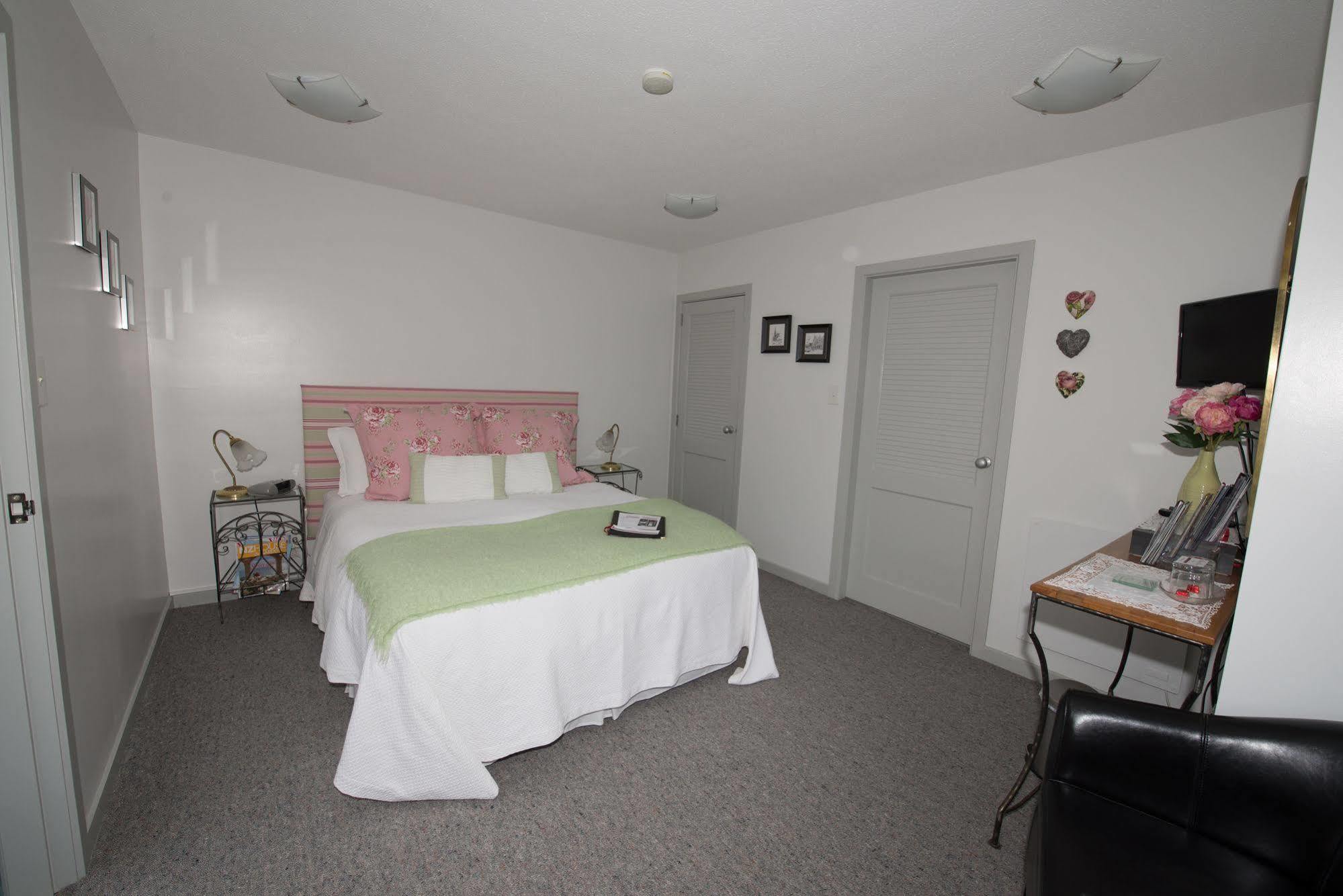 Finlay Banks Boutique Bed & Breakfast ไครสต์เชิร์ช ภายนอก รูปภาพ